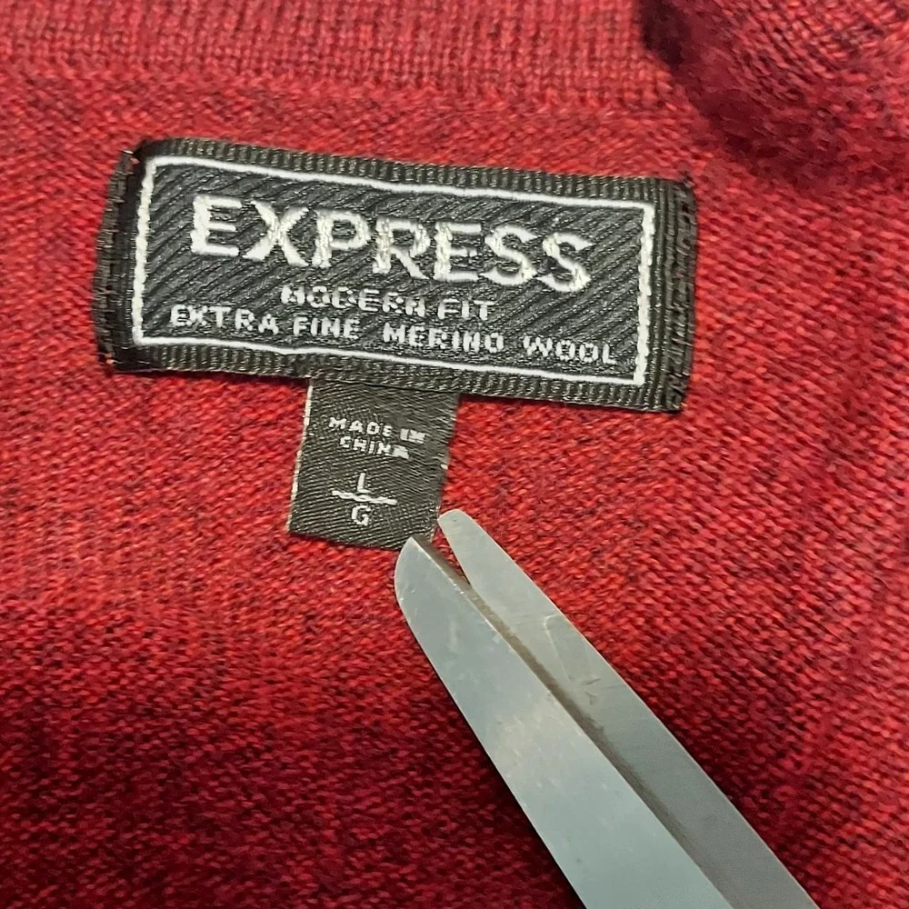 Express Men's Large Extra‎ Fine Merino Wool Modern Fit V-Neck Sweater Red